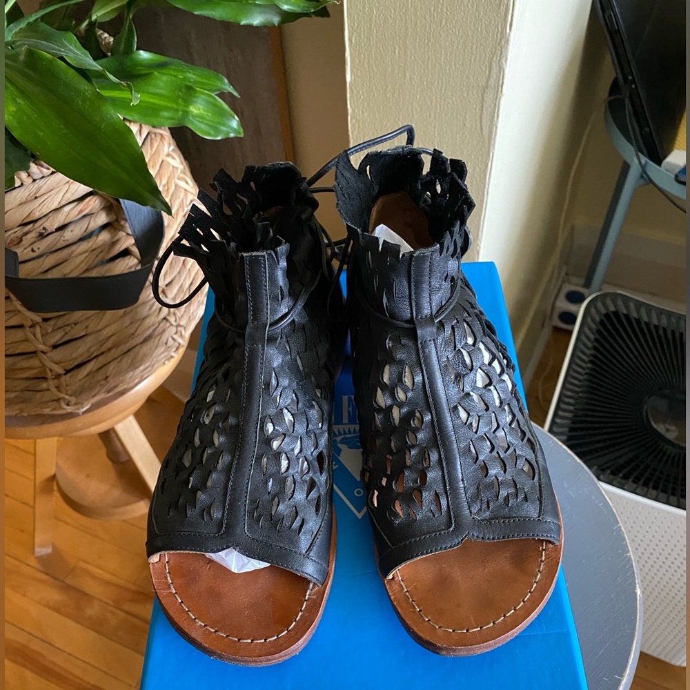 John Fluevog Rivers Acre bootie Sandals